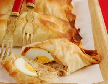 Teigtaschen mit Thunfisch, Ei und QimiQ Teigtaschen mit Thunfisch, Ei und QimiQ