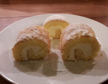 Zitronenroulade Zitronenroulade