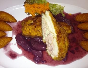 Puten-Cordon bleu auf Rotkraut Puten-Cordon bleu auf Rotkraut