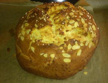 Milchbrot mit Mandeln Milchbrot mit Mandeln