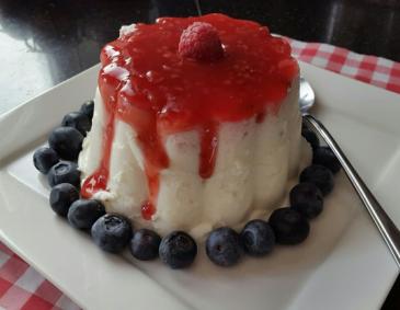 Panna Cotta mit weißer Schokolade Panna Cotta mit weißer Schokolade
