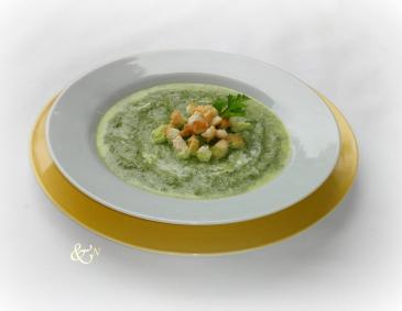 Spinatsuppe mit Knoblauch-Croutons Spinatsuppe mit Knoblauch-Croutons