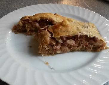 Krautstrudel mit Geselchtem Krautstrudel mit Geselchtem