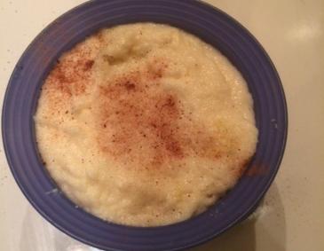 Grießkoch mit Apfel Grießkoch mit Apfel