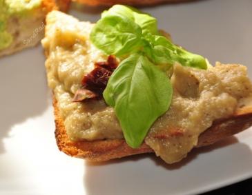 Bruschetta mit Auberginen-Salsa Bruschetta mit Auberginen-Salsa