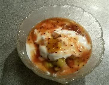 Obstsalat mit Vanille-Joghurt-Soße Obstsalat mit Vanille-Joghurt-Soße
