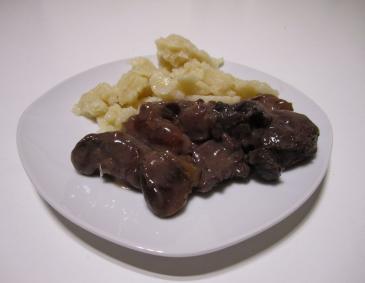 Rehgulasch mit Datteln Rehgulasch mit Datteln