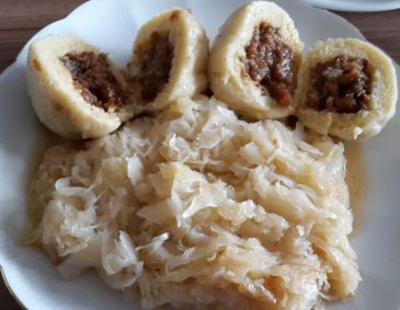 Grammelknödel mit Sauerkraut Grammelknödel mit Sauerkraut