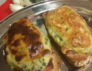 Überbackene Zucchinibrote Überbackene Zucchinibrote