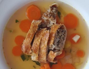 Suppe mit Lungenstrudel Suppe mit Lungenstrudel