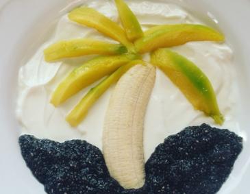Mango-Kokos-Joghurt mit Chiasamen Mango-Kokos-Joghurt mit Chiasamen