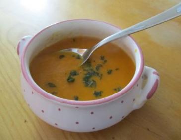 Karottensuppe mit Ingwer Karottensuppe mit Ingwer
