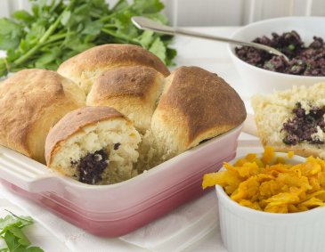 Blunzen-Buchteln mit Kürbiskraut Blunzen-Buchteln mit Kürbiskraut