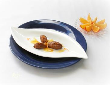 Mousse au chocolat mit Orangenlikörsauce Mousse au chocolat mit Orangenlikörsauce