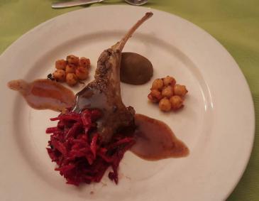Lammkotelett mit Rote-Rüben-Salat Lammkotelett mit Rote-Rüben-Salat
