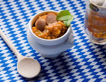 Erdäpfelgulasch mit Frankfurtern Erdäpfelgulasch mit Frankfurtern