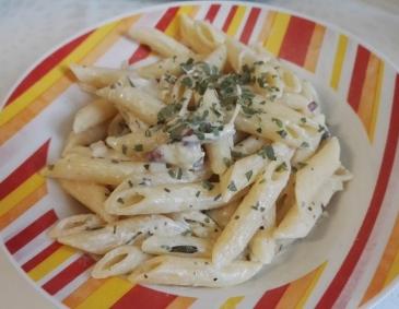 Penne rigate mit Frischkäsesauce Penne rigate mit Frischkäsesauce