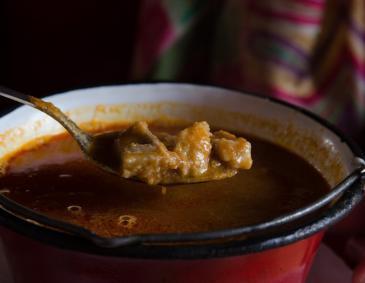 Halászlé (Ungarische Fischsuppe) Halászlé (Ungarische Fischsuppe)