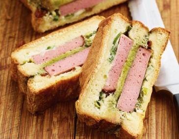 Leberkäse-Brioche-Terrine