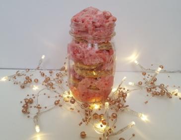 Schichtdessert mit Erdbeereis Schichtdessert mit Erdbeereis