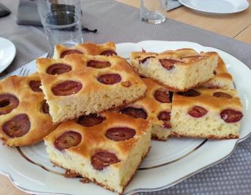 Blechkuchen mit Zwetschken Blechkuchen mit Zwetschken