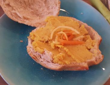 Curry-Karotten Hummus Curry-Karotten Hummus