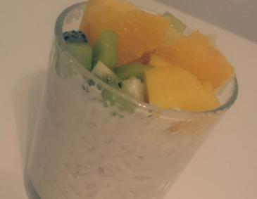 Kokosmilchreis mit Früchten Kokosmilchreis mit Früchten