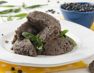 Acarajé (Brasilianische Bohnenbällchen) Acarajé (Brasilianische Bohnenbällchen)