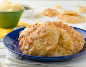 Pao de Queijo (Brasilianische Käsebällchen) Pao de Queijo (Brasilianische Käsebällchen)