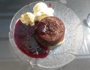 Warmes Schokoladentörtchen aus dem Dampfgarer Warmes Schokoladentörtchen aus dem Dampfgarer