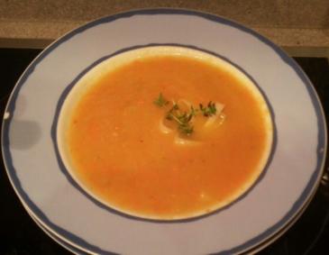 Apfel-Karotten-Suppe Apfel-Karotten-Suppe