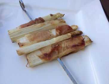 Spargel-Prosciutto-Spieße vom Grill Spargel-Prosciutto-Spieße vom Grill