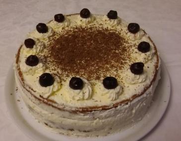 Schwarzwälder-Kirsch-Torte ohne Mehl und ohne Zucker Schwarzwälder-Kirsch-Torte ohne Mehl und ohne Zucker