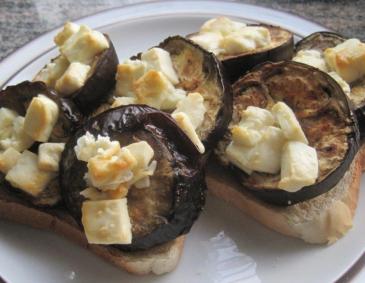 Melanzani-Feta-Toast Melanzani-Feta-Toast