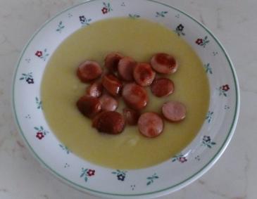 Kartoffelcremesuppe mit Frankfurter Kartoffelcremesuppe mit Frankfurter