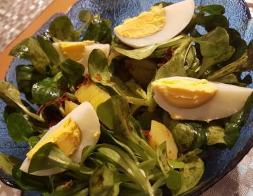 Vogerlsalat mit Kartoffeln und Speck Vogerlsalat mit Kartoffeln und Speck