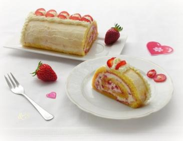 Erdbeer-Biskuitroulade Erdbeer-Biskuitroulade