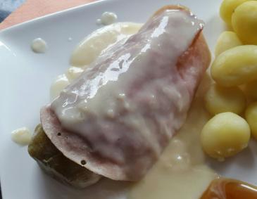 Gebackener Chicorée mit Ziegenkäse und Schinken Gebackener Chicorée mit Ziegenkäse und Schinken