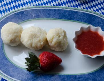 Topfenknödel Topfenknödel