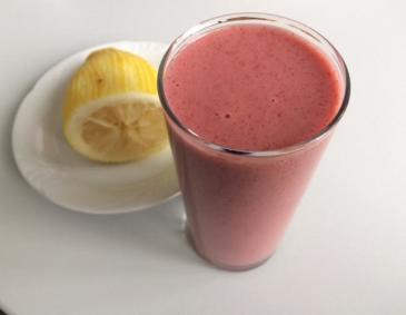Erdbeer-Mandel-Zimt-Smoothie Erdbeer-Mandel-Zimt-Smoothie