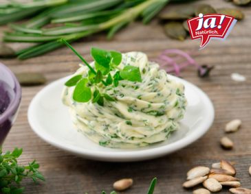 Hausgemachte Kräuterbutter Hausgemachte Kräuterbutter