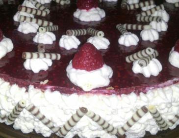 Kokos-Topfencremetorte mit Himbeerspiegel Kokos-Topfencremetorte mit Himbeerspiegel