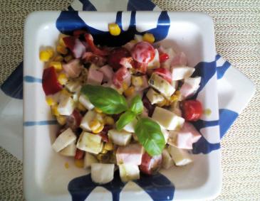 Pikanter Wurst-Käsesalat Pikanter Wurst-Käsesalat