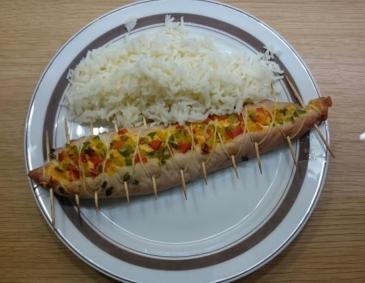 Putenschiffchen mit Paprika-Frischkäse-Fülle Putenschiffchen mit Paprika-Frischkäse-Fülle
