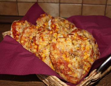 Pizzaweckerl Pizzaweckerl