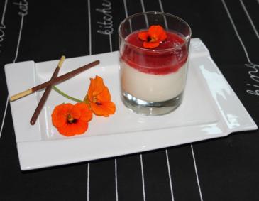 Birnenmousse mit Erdbeersoße Birnenmousse mit Erdbeersoße