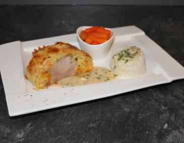 Schweinsfilet im Erdäpfel-Blätterteigmantel Schweinsfilet im Erdäpfel-Blätterteigmantel