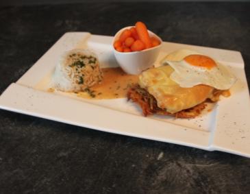 Überbackene Schnitzel auf Erdäpfelrösti Überbackene Schnitzel auf Erdäpfelrösti