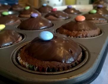 Muffins mit Schokoglasur Muffins mit Schokoglasur