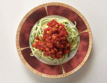 Zucchininudeln "Zoodles" mit Gemüsebolognese Zucchininudeln "Zoodles" mit Gemüsebolognese